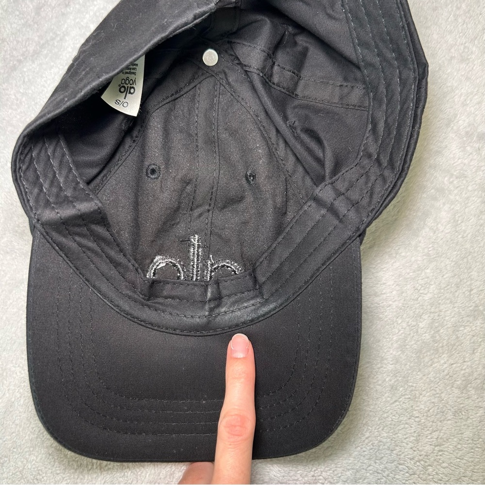 Alo Yoga Off-Duty Cap Black One Size - Picture 7 of 9